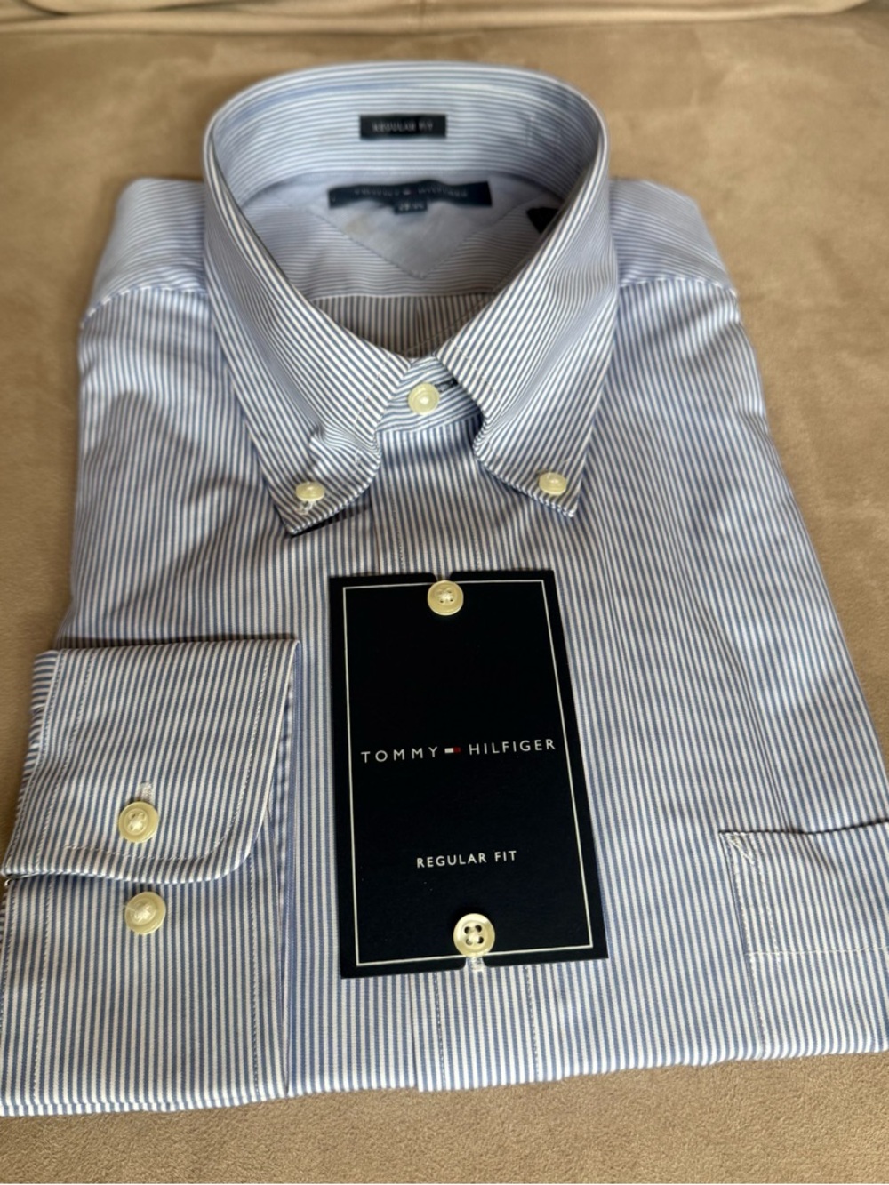 Tommy Hilfiger Men’s Blue Stripe Button-Down Dress Shirt Regular Fit 16.5 32 33